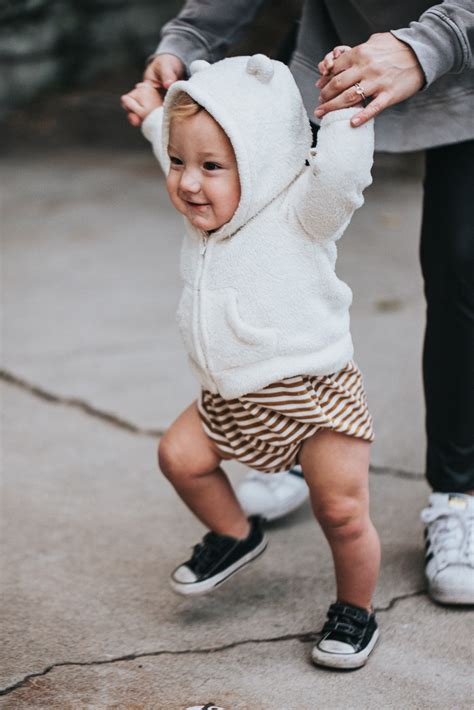 Baby Walking Pictures | Download Free Images on Unsplash