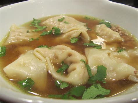 In a mixing bowl, add chicken, cream cheese, wing sauce and cheddar cheese. Wonton Soup | Recipes Squared