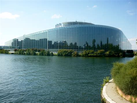 Januar 1993 besteht der europäische binnenmarkt offiziell unter diesem namen. File:Europaparlament.JPG - Wikimedia Commons