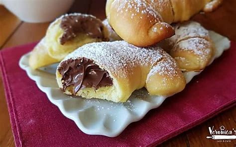 Torte e crostate, biscotti e mufin, dolci al cucchiaio e dolci per la colazione, gelati e semifreddi. SPECIALE COLAZIONE BIMBY, ricette super collaudate ...