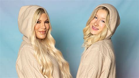 Tori Spelling And Look Alike Daughter Stella 13 Give Each Other Holiday Makeovers — Photos