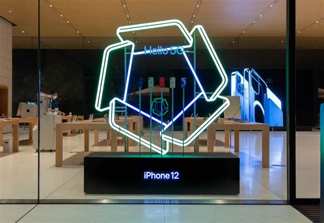 Apple Stores Add Glowing Window Displays For Iphone 12 Launch Top