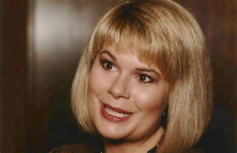 Longtime Kgw Anchor Tracy Barry Will Retire After 33 Years