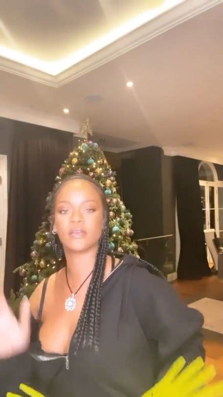 Rihanna Sexy Shaking Boobs Hot Celebs Home