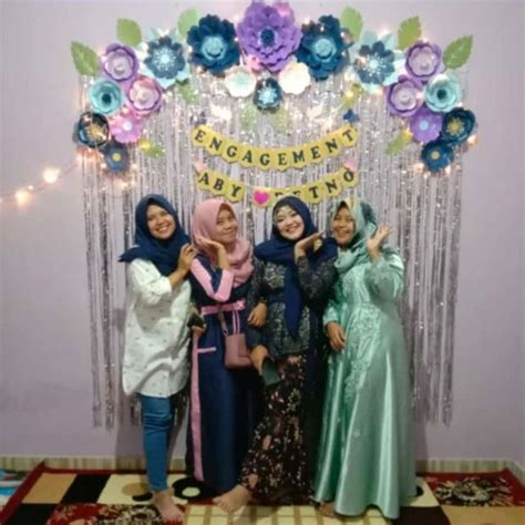 Dekorasi tunangan yang tepat tentu perlu diperhatikan supaya menghasilkan momen yang indah. Dekorasi Hiasan Tunangan