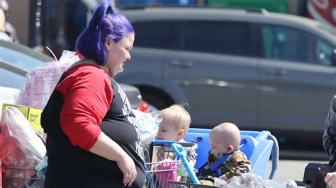 1000 Lb Sisters Star Amy Slaton Takes Sons Gage And Glenn To Walmart With Sister Tammy And