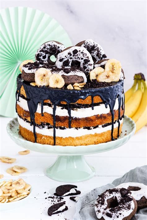 Probiert diesen leckeren bananenkuchen voller schokolade aus. Schoko-Bananen-Torte mit Oreo-Donuts | Rezept | Schoko ...
