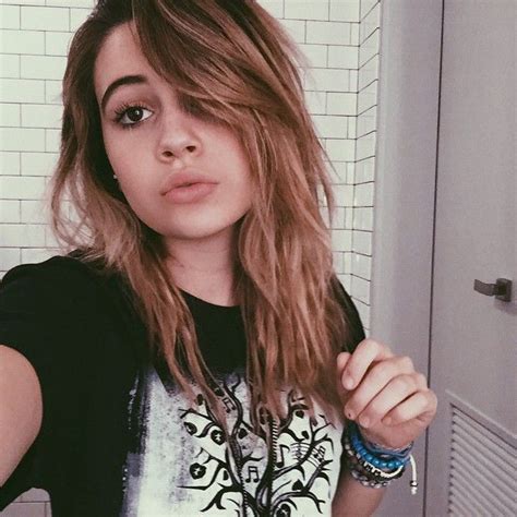 Bea Miller I Want Lips Like Hers Hairstyles For School Messy