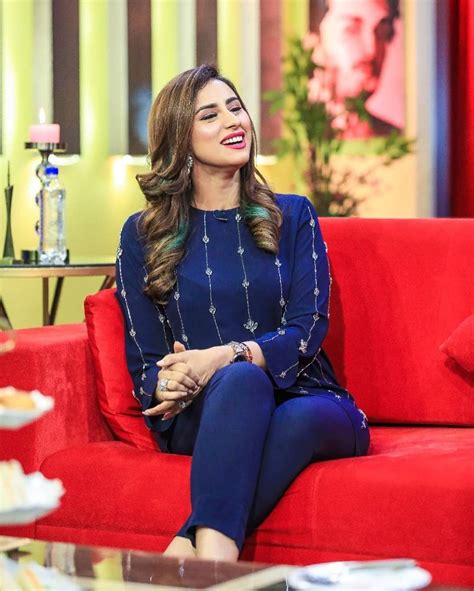 Madiha naqvi drama list, height, age, family, net worth. Madiha Naqvi Looks Elegant In Latest Pictures | Reviewit.pk
