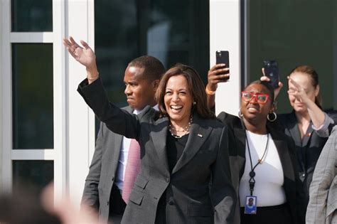 She Kept Her Word Vice President Harris Meets Again With Families Of