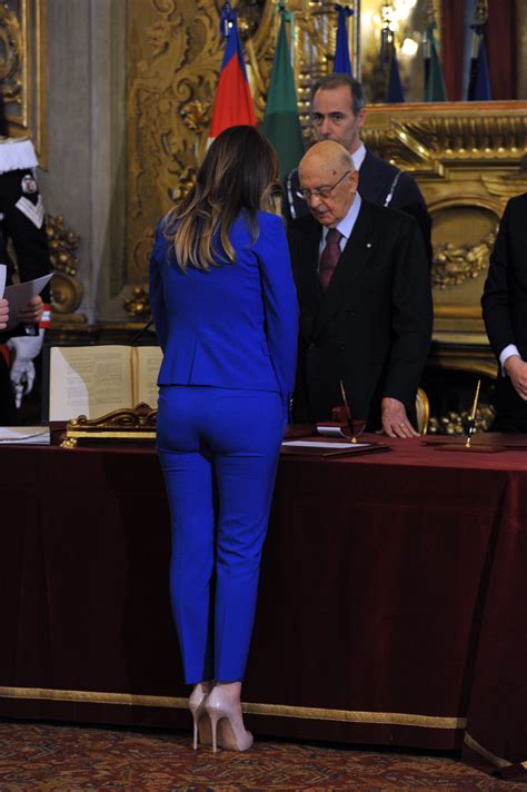 La fotografía falsa del tanga de la ministra italiana María Elena