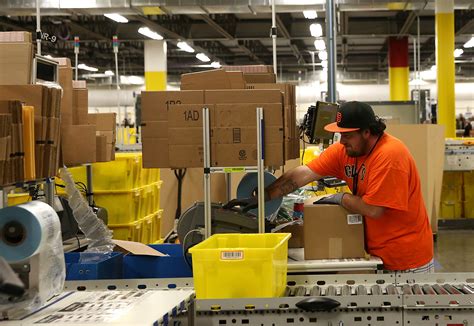 Amazon Now Hiring 1000 Workers For New Fulfillment Center In Redlands