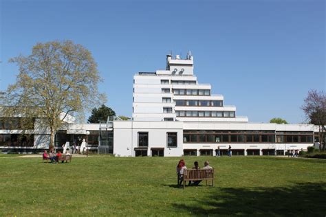 Zur zeit ist das haus in 2 wohneinheiten aufgeteilt, es lassen sich jedoch. Impressum - Familienbildung im Heinrich Pesch Haus