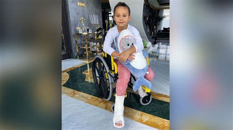 Полночи в больнице операция Семилетняя дочь Джигана и Самойловой оказалась в инвалидном кресле