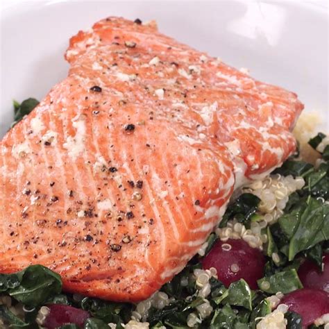 How To Make Roasted Salmon With Kale Quinoa Salad