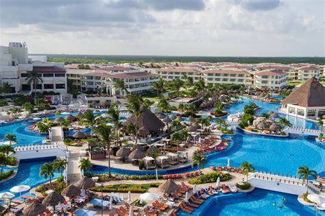 The Pros Cons And Everything Else You Need To Know About The Most Popular Cancun Resort On