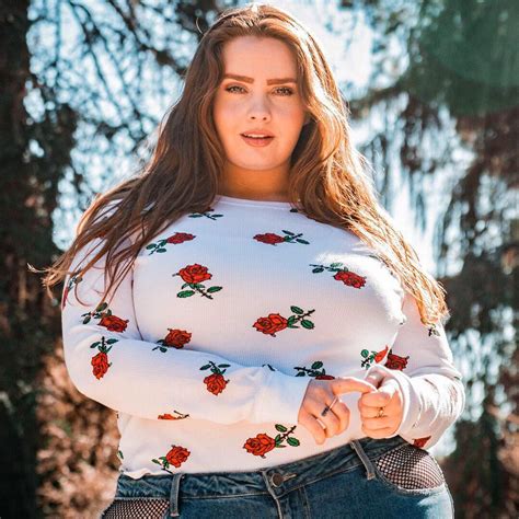 the rose up is real 😍🌹 hayleyhermsofficial forever21plus shop link in bio plus size womens