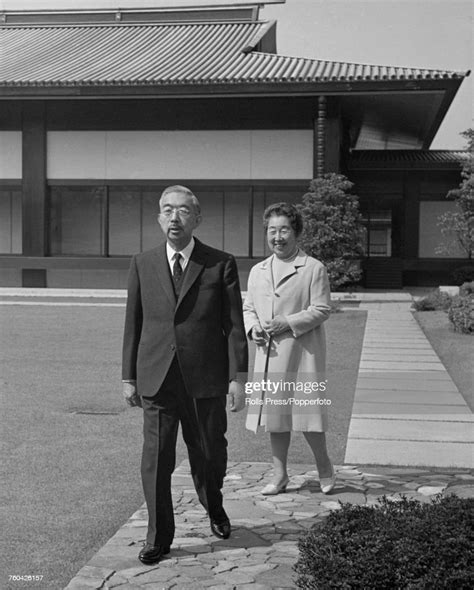 Hirohito Emperor Showa Of Japan Pictured With His Wife Empress News Photo Getty Images