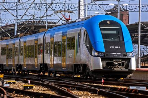 31 marca około północy strażacy z komendy miejskiej psp w katowicach dostali zgłoszenie o wypadku na ul. Pociągi opóźnione. To przez śmiertelny wypadek ...
