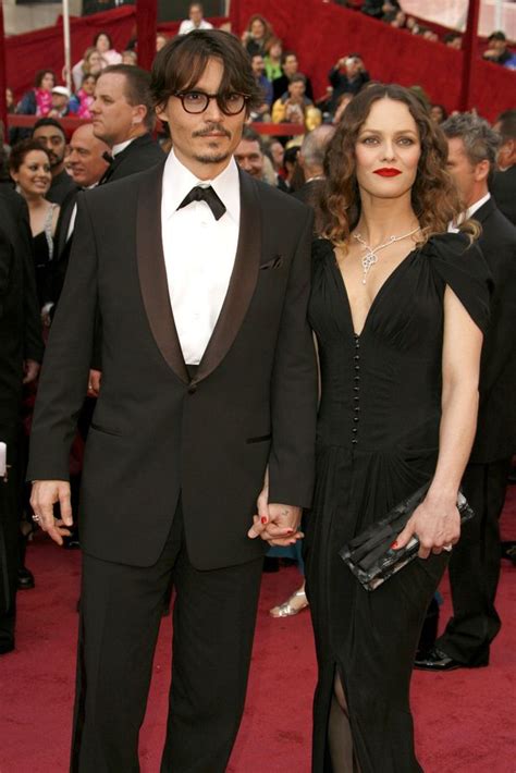 Johnny depp would never lay a hand on a woman and isn't capable of hurting anyone. Johnny Depp's Ex-Spouses Vanessa Paradis and Winona Ryder ...