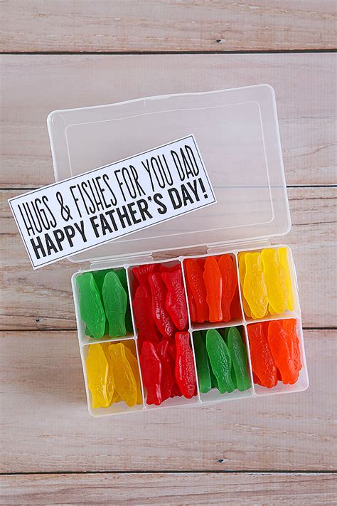 Here, we rounded up the best presents a daughter can give to her dad. 17 Homemade Father's Day Gifts - Capturing Joy with ...