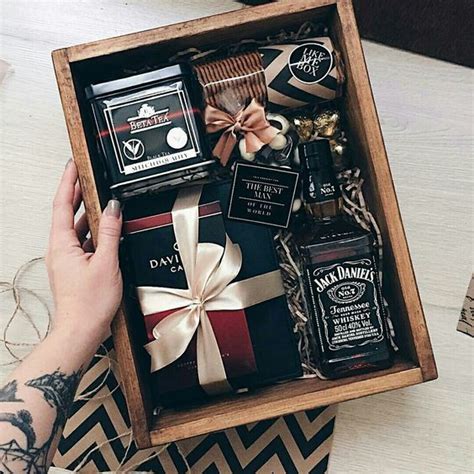 68 best father's day gift ideas to surprise dad with this year. gorgeous whiskey gift box | Valentines gift box, Fathers ...
