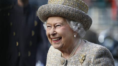 Isabel II cumple 65 años en el trono británico