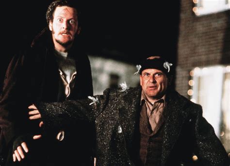 Home alone hughes kevin allein zu haus macaulay culkin. Kevin - Allein zu Haus Bilder - TV Wunschliste