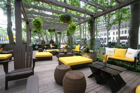 Outdoor furniture and decor is a lounge act to get behind. How to have a fun day out in Bryant Park! | Porch ...