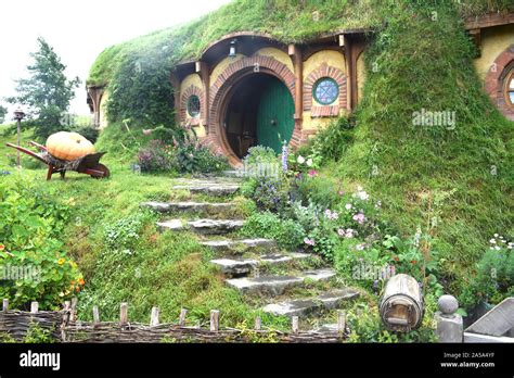 Samwise Frodo Hi Res Stock Photography And Images Alamy