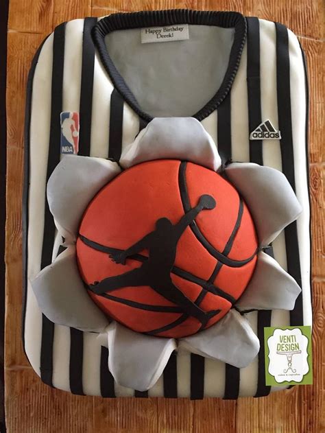 Basketball Birthday Cake Decorated Cake By Ventidesign Cakesdecor