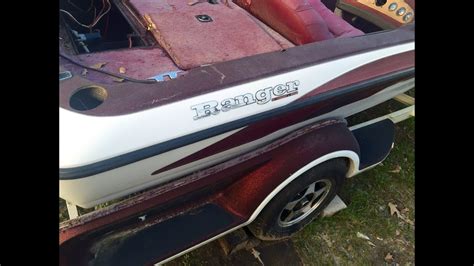 To many ,so sanding off the 30 plus yrs nonskid,all of it. How to Boat restoration Ranger boat restoration gelcoat ...