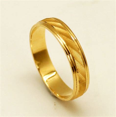 Existe una gran variedad de estilos y diseños de alianzas de boda de oro blanco. Comprar Alianza de boda baratas oro amarillo lapidado ...
