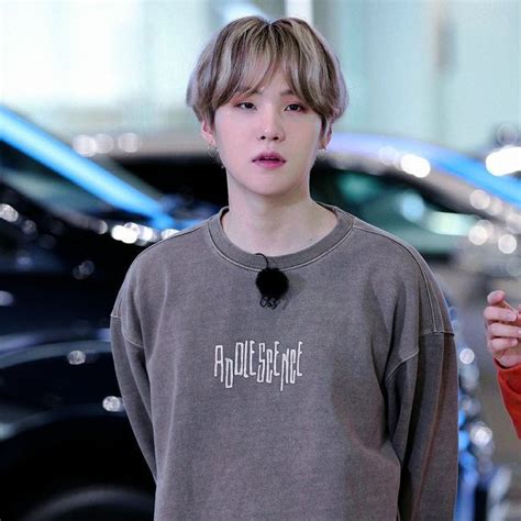 Full video andai hp ku ga jatuh munkin aku masi pwподробнее. I AM DIFFERENT END | Suga, Suami, Orang