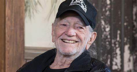 Он направился в ванкувер, штат вашингтон. Willie Nelson quits smoking weed | KSAN-FM