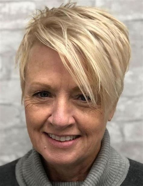Short Haircuts And Hairstyles For Women Over 60 In 2021 2022 Hairstyles