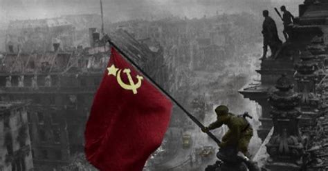 Soviet Flag Being Raised Over The Reichstag 1945 Colorized 400x289