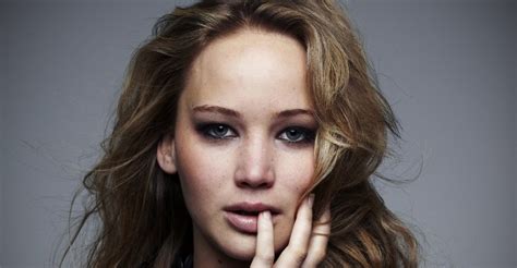 Hacked Jennifer Lawrence S Leaked Nudes To Be Displayed As Art By Los