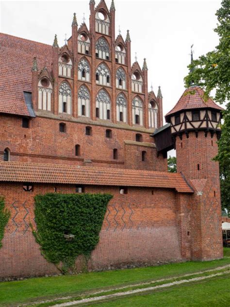 The Biggest Castle In The World Malbork Castle Dream And Travel