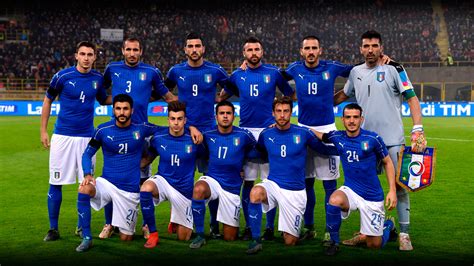 Italy soccer players teams baseball cards soccer team baseball sports. No la tendrá fácil Italia para ir al Mundial - Futbol Sapiens