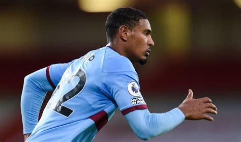 Sébastien haller (born 22 june 1994 in ris orangis) is a french footballer who plays as a striker for fc utrecht. Sebastien Haller: Sunday's goal will build my confidence ...