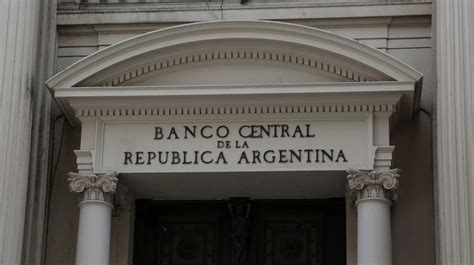 The central bank of chile (spanish: El Banco Central salió a enfriar dólar - Timing Político
