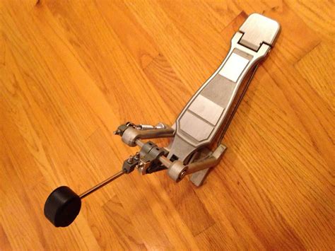 The thickness of the metal does not matter, the super thin aluminum foil will work just as well as a thick and heavy sheet of metal. Life-Sized Electronic Drum Set Using the Makey Makey ...