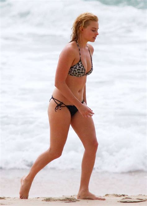 Margot Robbie In Bikini 15 Gotceleb