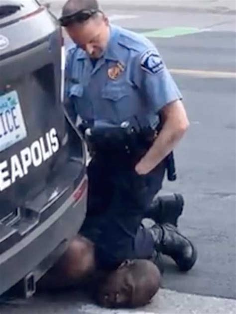Officers Sacked In Us After Black Man Dies As Policeman Kneels On Neck