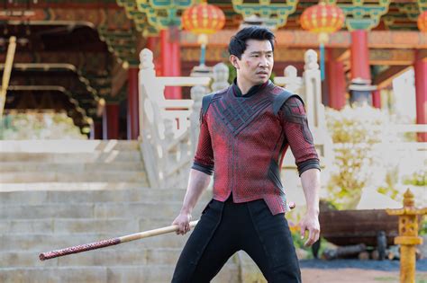 Nowy Bohater Marvel Cinematic Universe Shang Chi I Legenda Dziesi Ciu