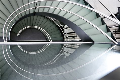 Curved Staircases| Glass & Bespoke Staircases | Glass & Stainless