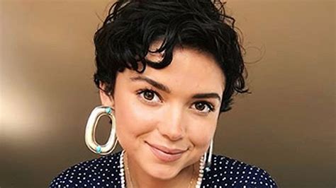 ‘the Bachelors Bekah Martinez Shows Off Armpit Hair In New Post Pic