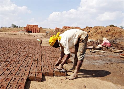Simplifying The Brick Making Process In India Go Smart Bricks