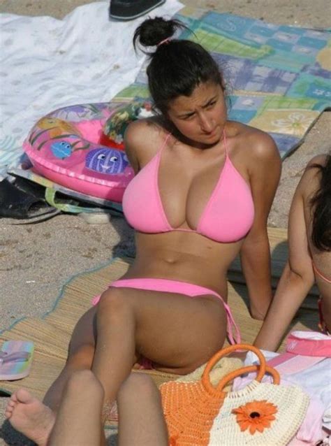 Busty Beach Bikini Hot Sex Picture